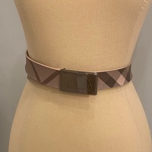 Women’s Burberry Belt Size 90